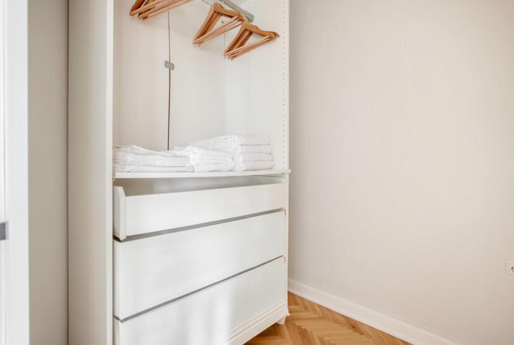 Appartamento Your 2br Spot In Soho Londra